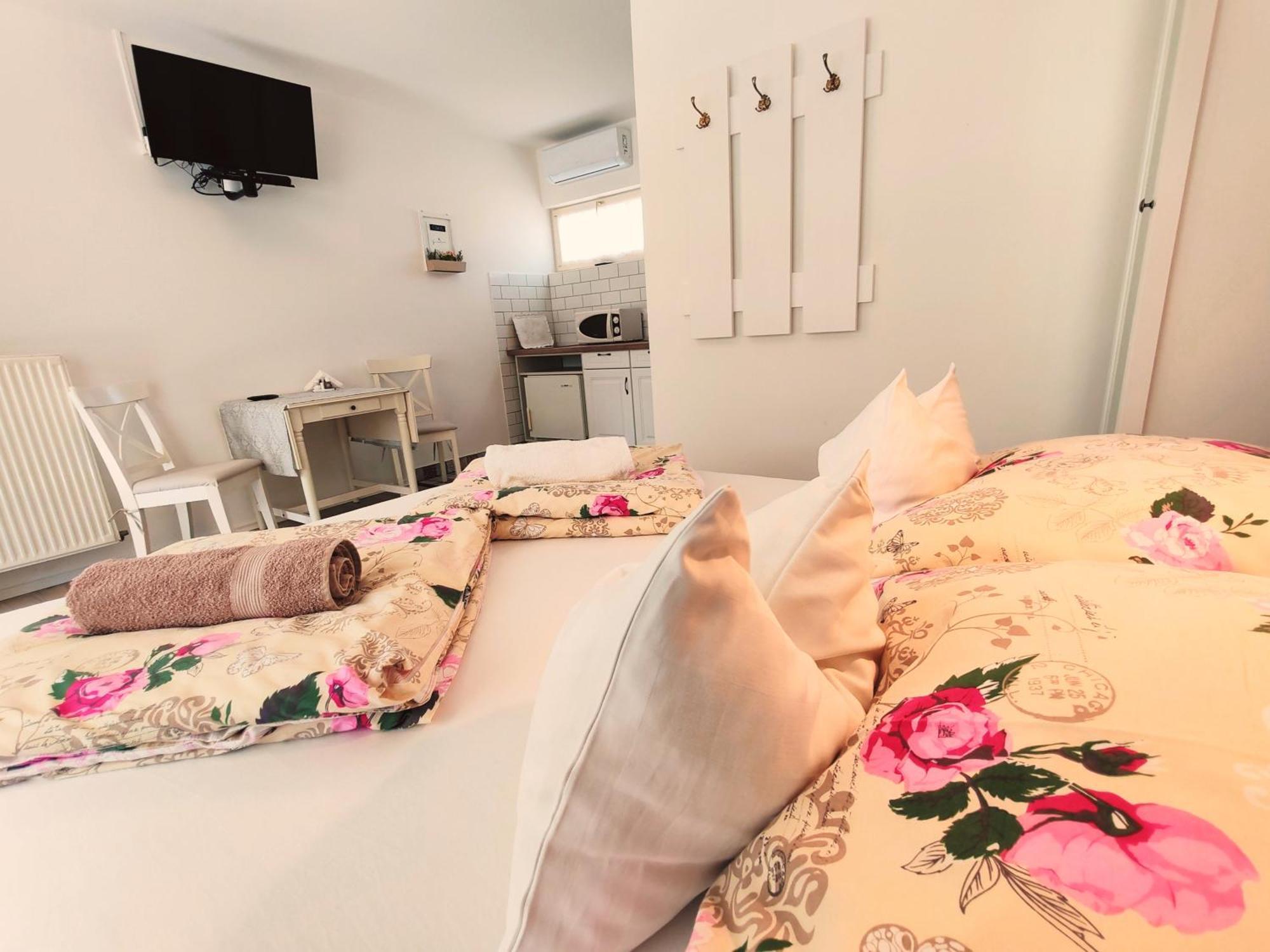 Elisoria Apartments Cserszegtomaj Bagian luar foto