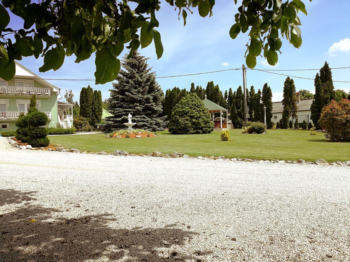 Elisoria Apartments Cserszegtomaj Bagian luar foto